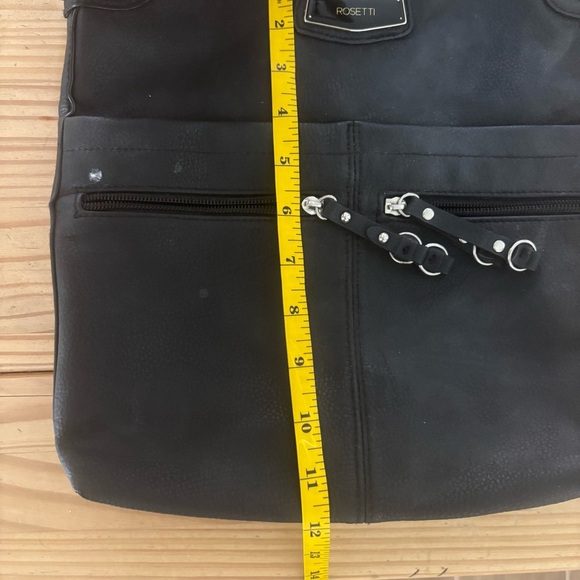 Rosetti Black Crossbody Bag with Adjustable Strap and Casual Design - Picture 9 of 11